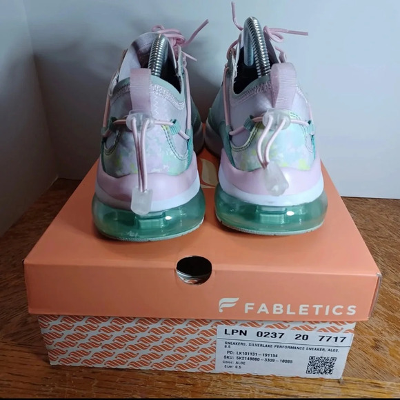 Fabletics Silverlake Performance Sneakers Size 8.5 Women’s White Flower back - Picture 7 of 9